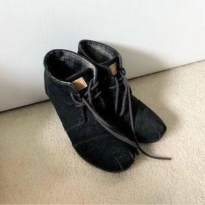 Toms suede black wedge bootie